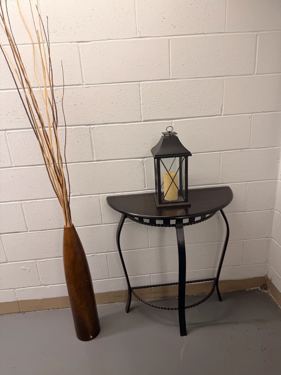 Title: Decorative Console Table, Lantern & Floor Vase Set - photo 4