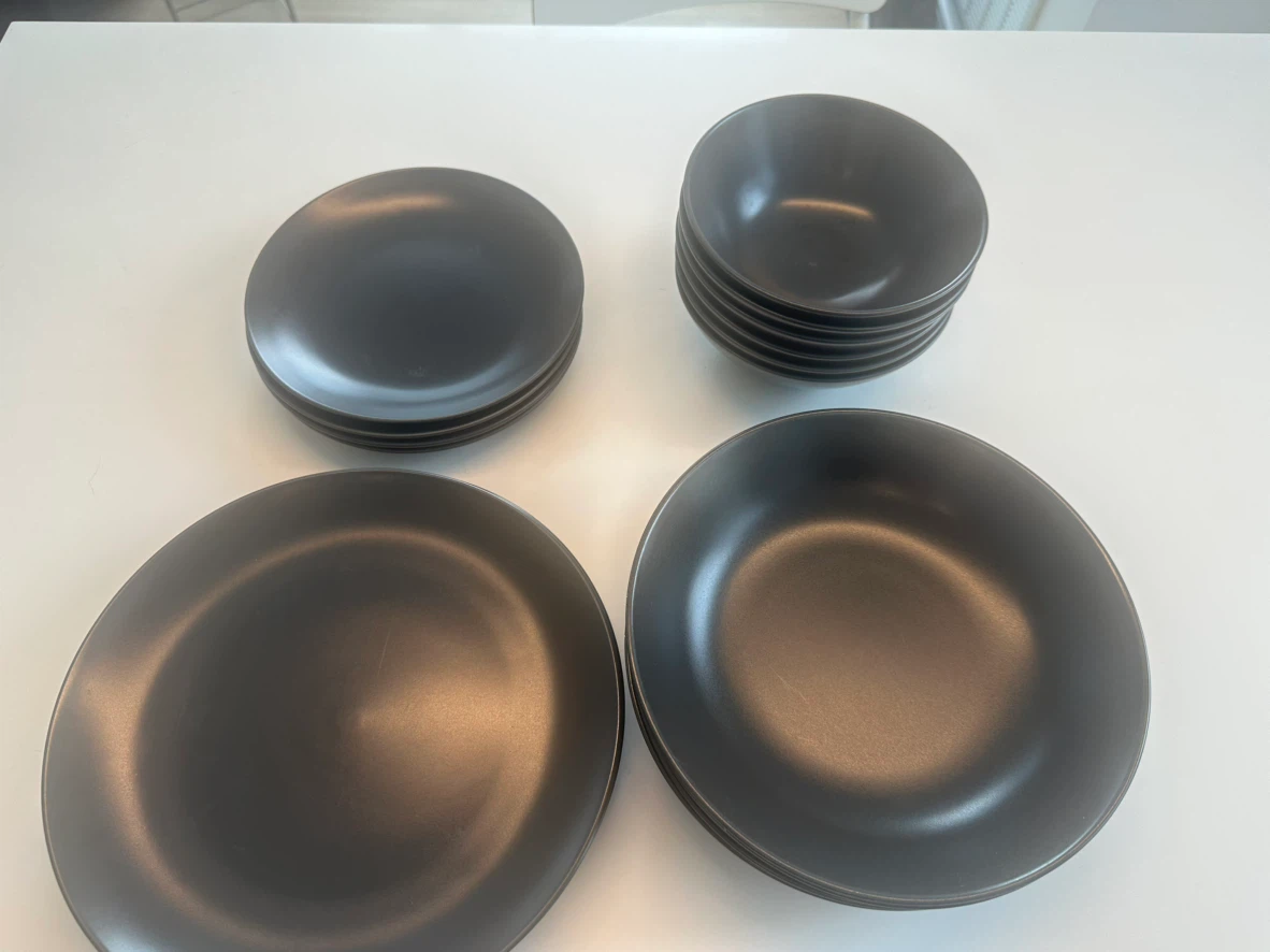 Set of 6 Black Matte Dinner Plates and 6 Bowls