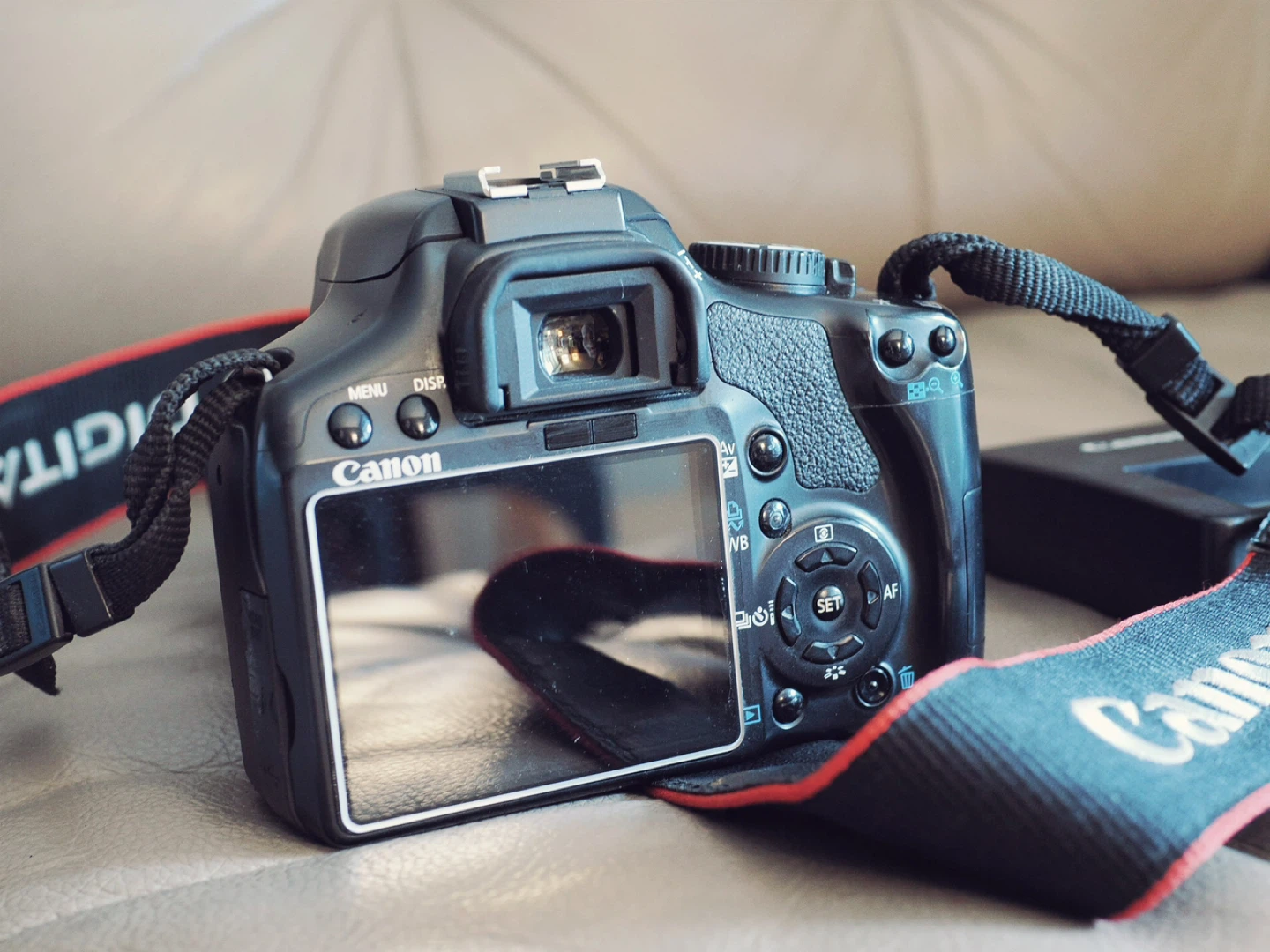 Canon Rebel XSI (EOS 450D) DSLR w/ EF s 18-55 - photo 3