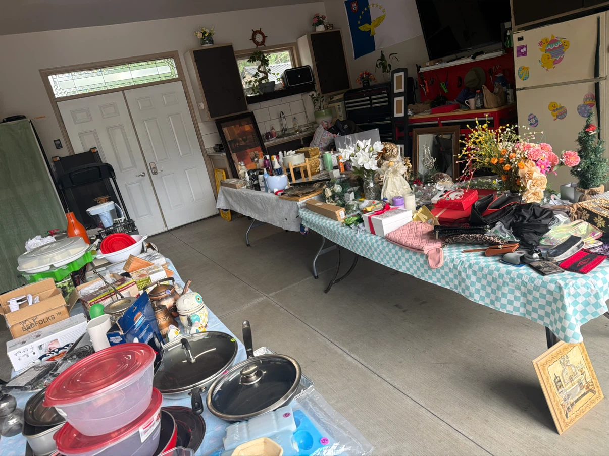 Huge garage sale 642 gardenvale road - photo 2