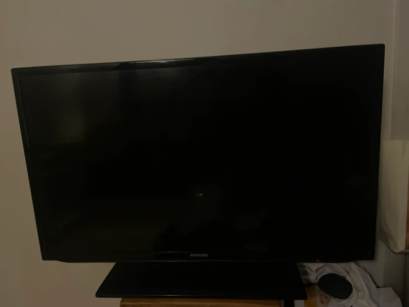 Samsung 37-inch TV UN37EH5000F