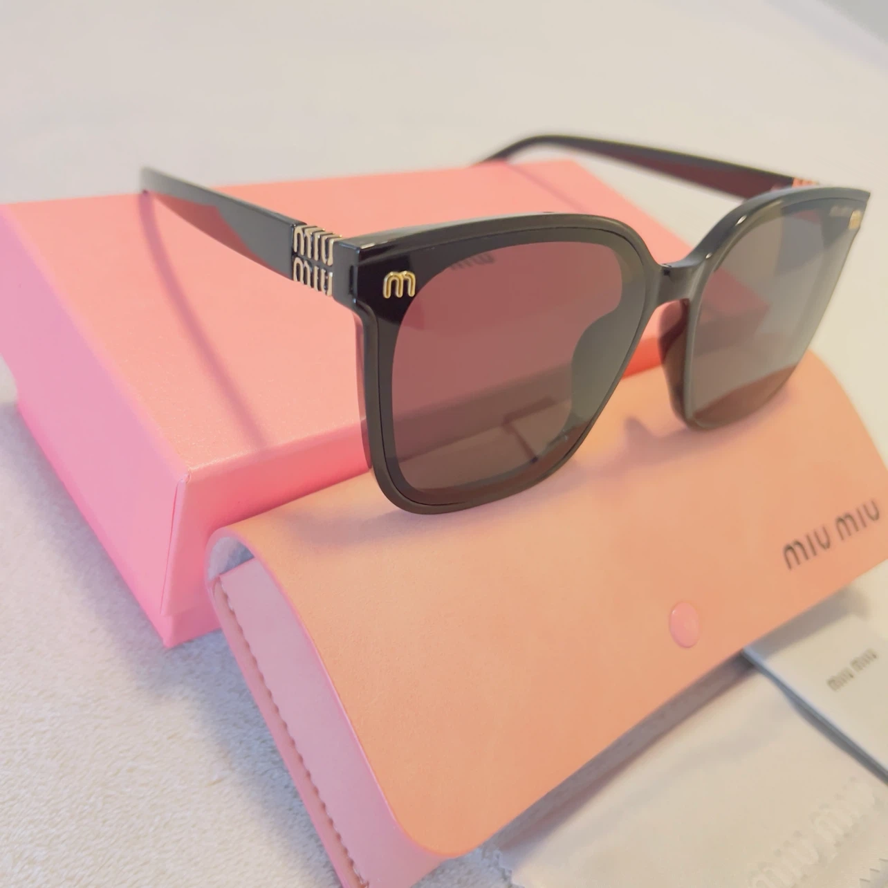 Miu Miu Black Cat-Eye Sunglasses with Case - photo 2