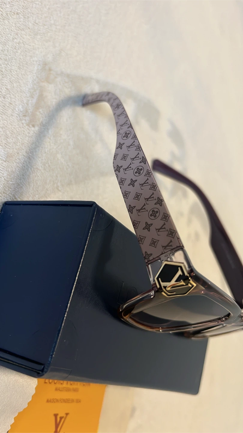 Louis Vuitton Sunglasses - photo 3