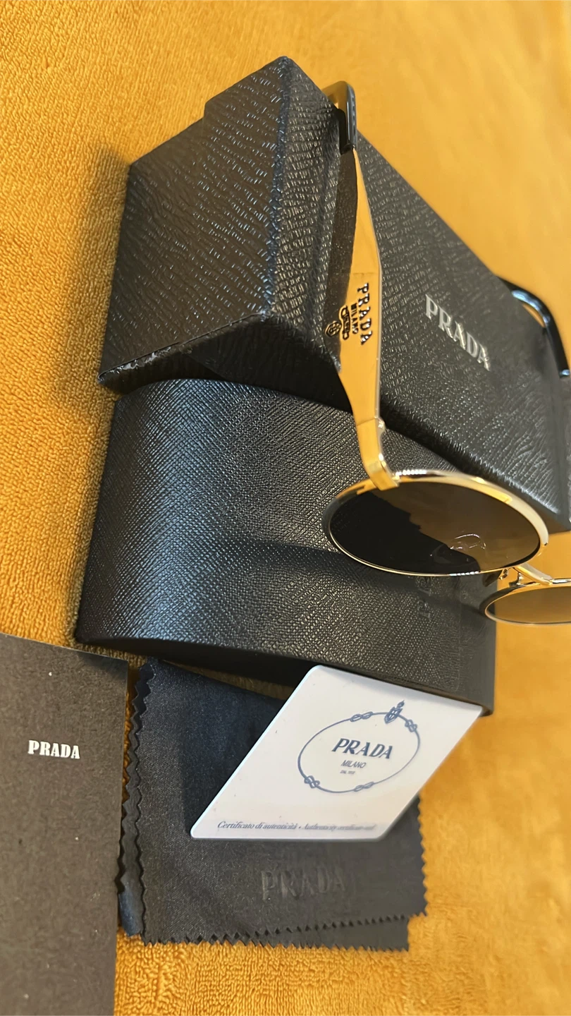 Prada Sunglasses - photo 3