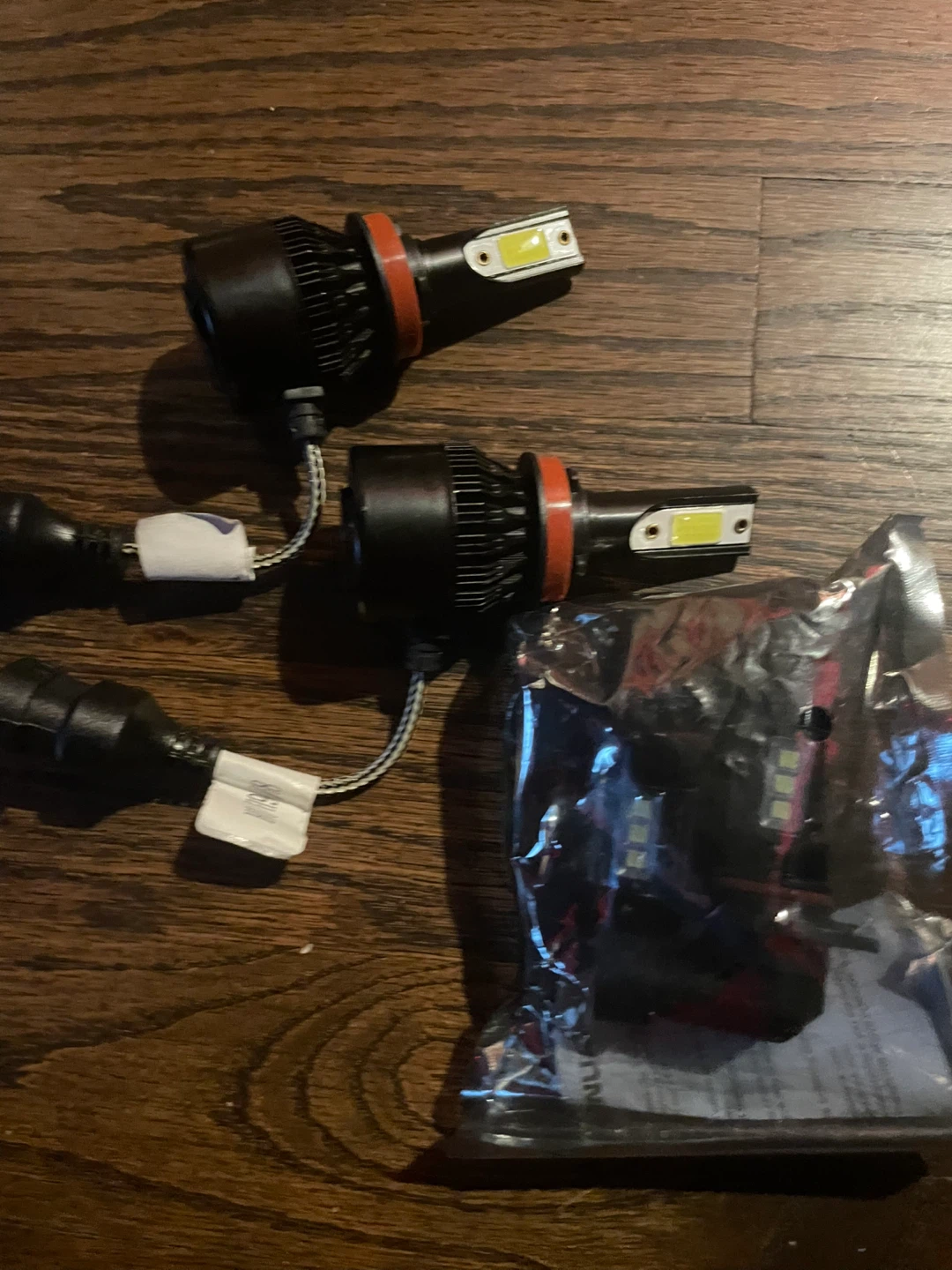 2x LED Headlight 2x Fog Light Bulbs for Cars - photo 2