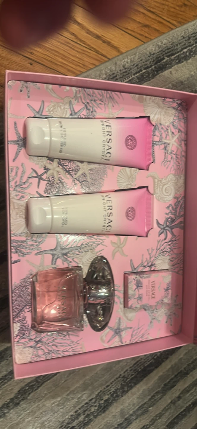 Versace Bright Crystal Eau de Toilette Gift Set - photo 2