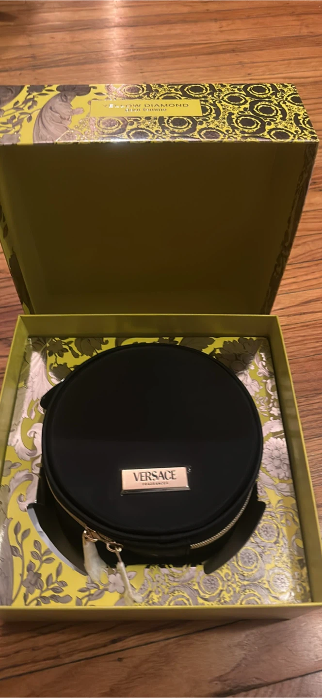 Versace Yellow Diamond Eau de Toilette Gift Set - photo 2