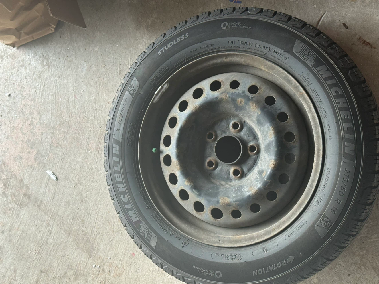 4 Michelin X-Ice Snow Tires 215/60R16