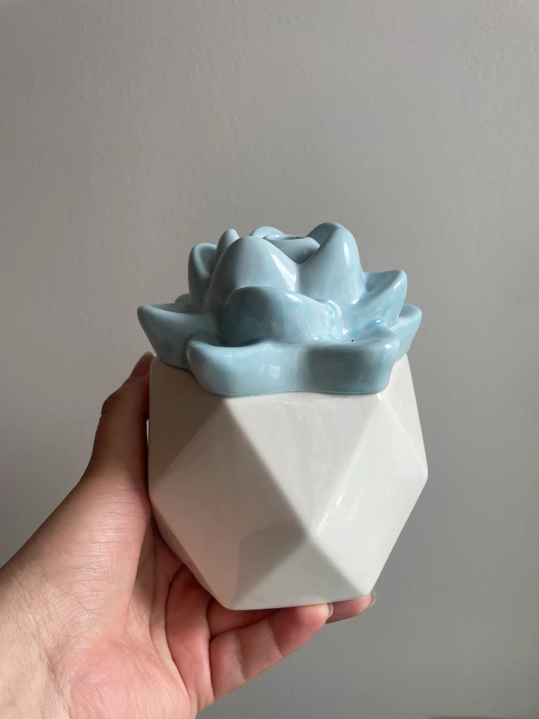Desktop ceramic humidifier