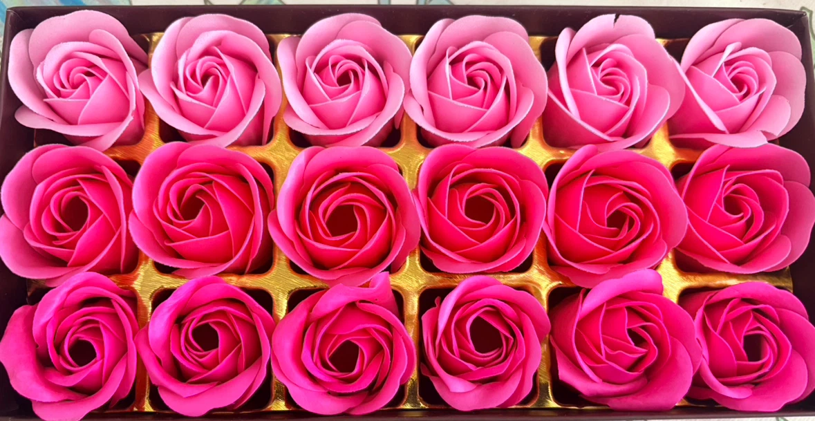 Sweet Love Soap Roses Gift Box - photo 3