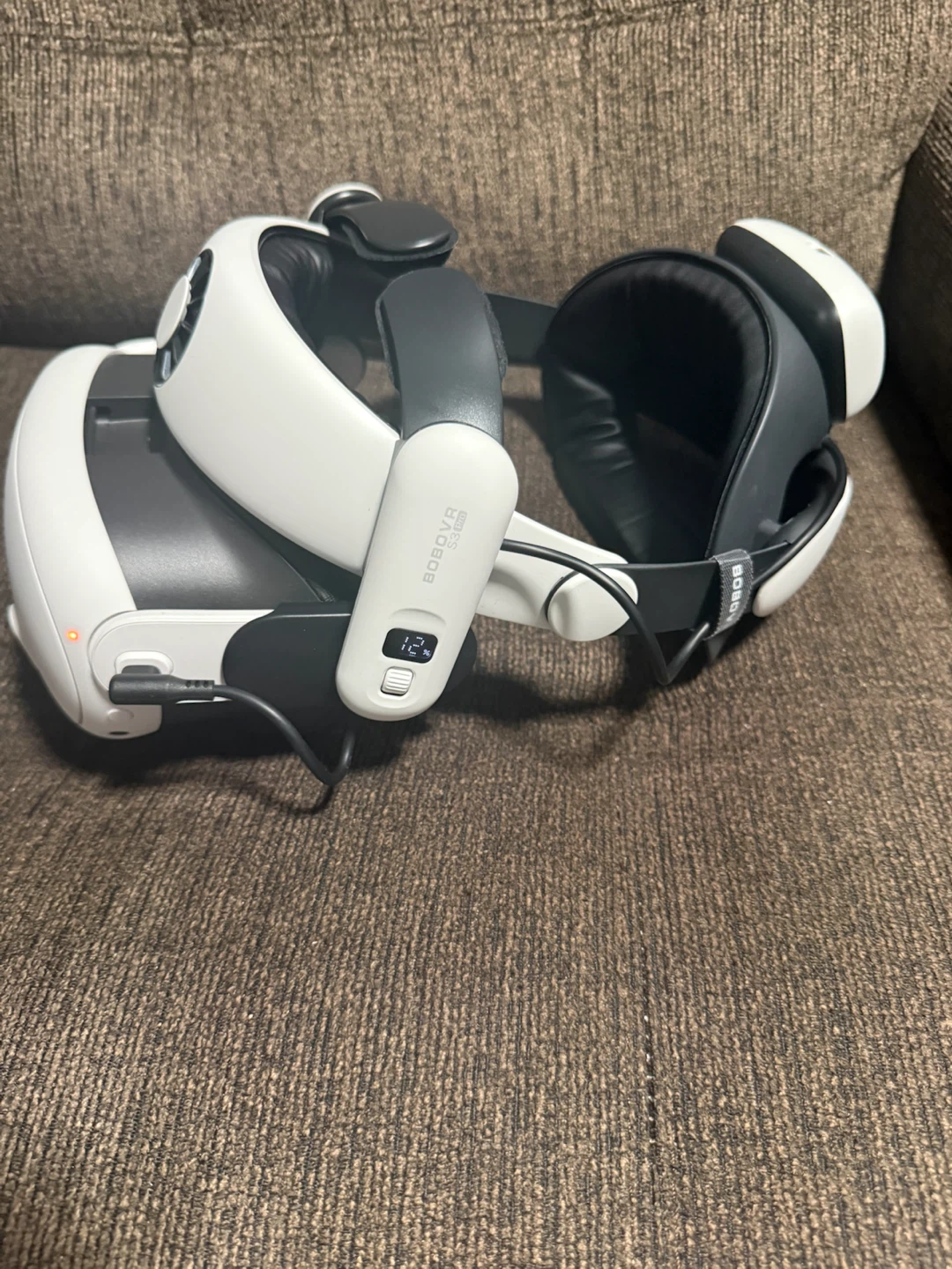 Meta Quest 3 512GB + BOBOVR S3 Pro | Like New 🔥 - photo 2