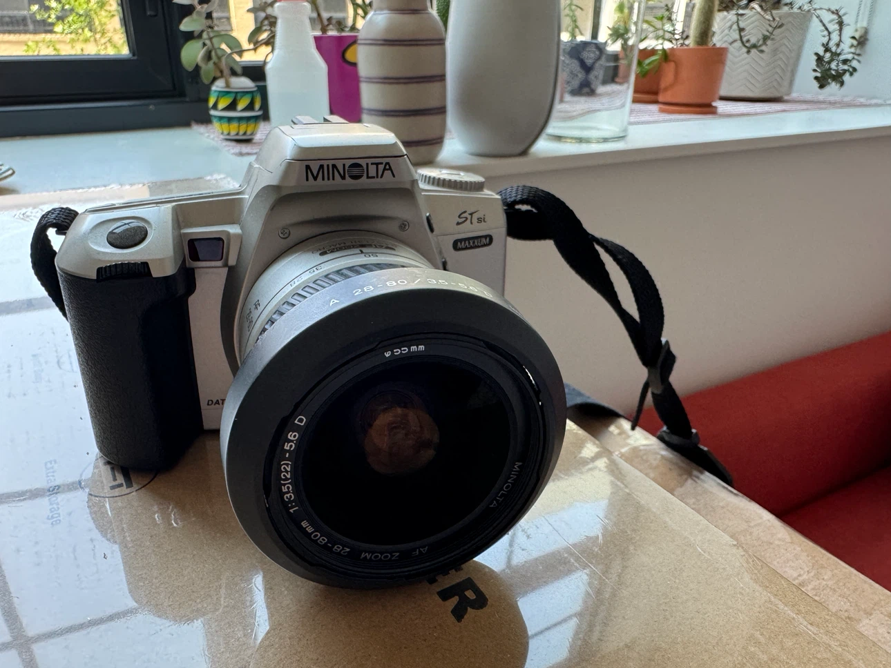 Minolta STsi Maxxum 35mm Film Camera with 28-80mm Lens