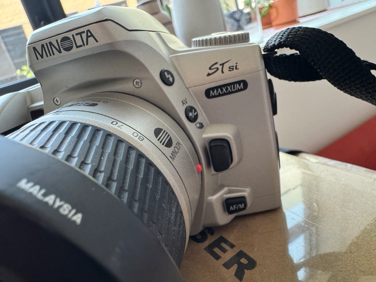 Minolta STsi Maxxum 35mm Film Camera with 28-80mm Lens - photo 2