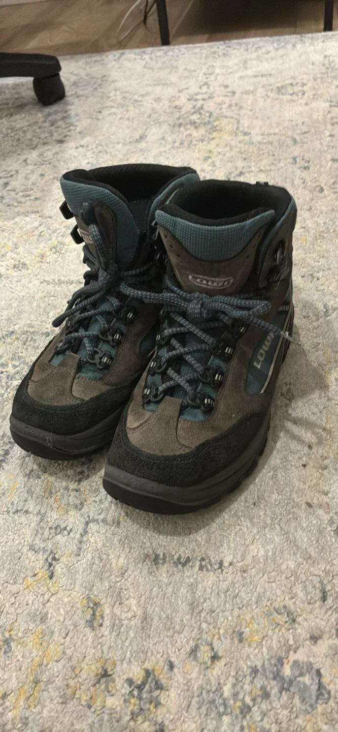 LOWA Hiking Boots - photo 3
