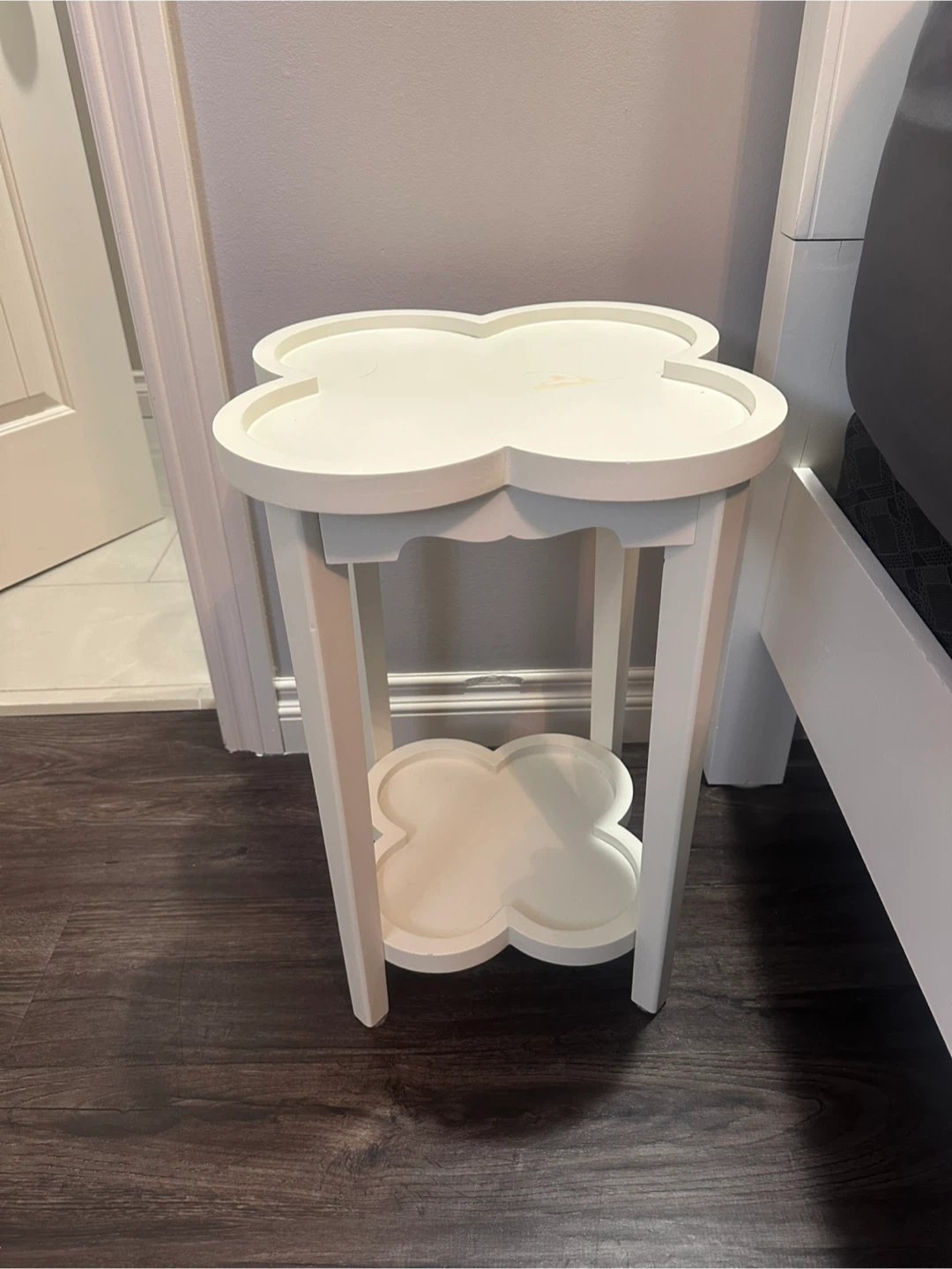 White Clover-Shaped Accent Table