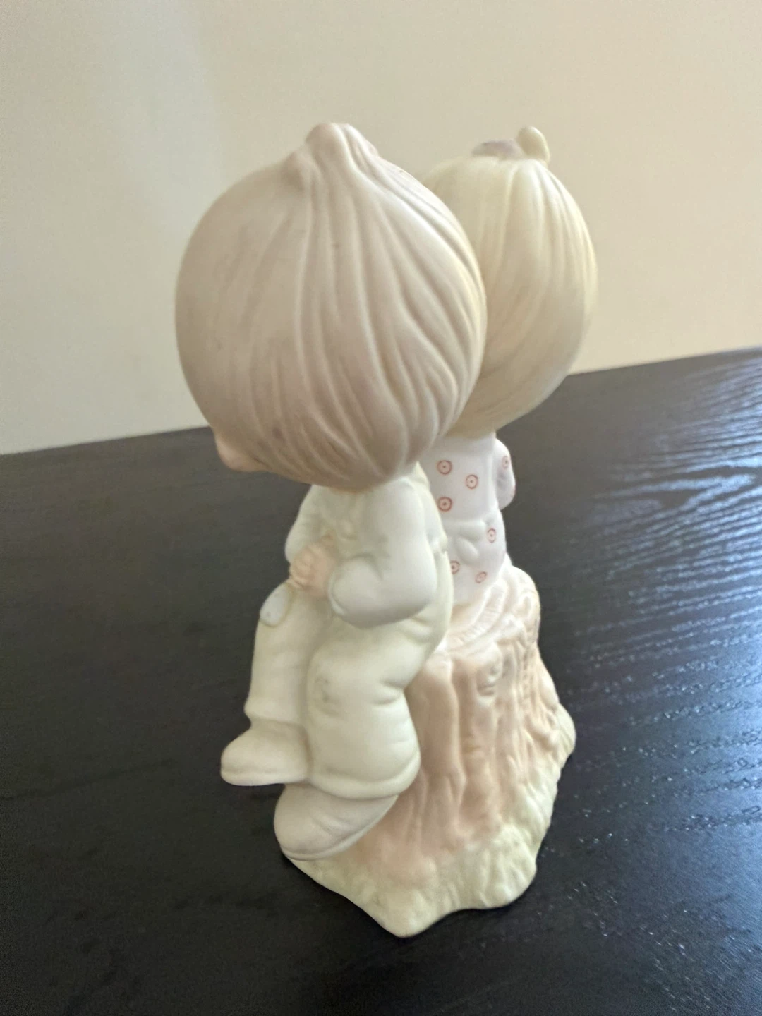Precious Moments "Love One Another" Figurine E-1376 - photo 3