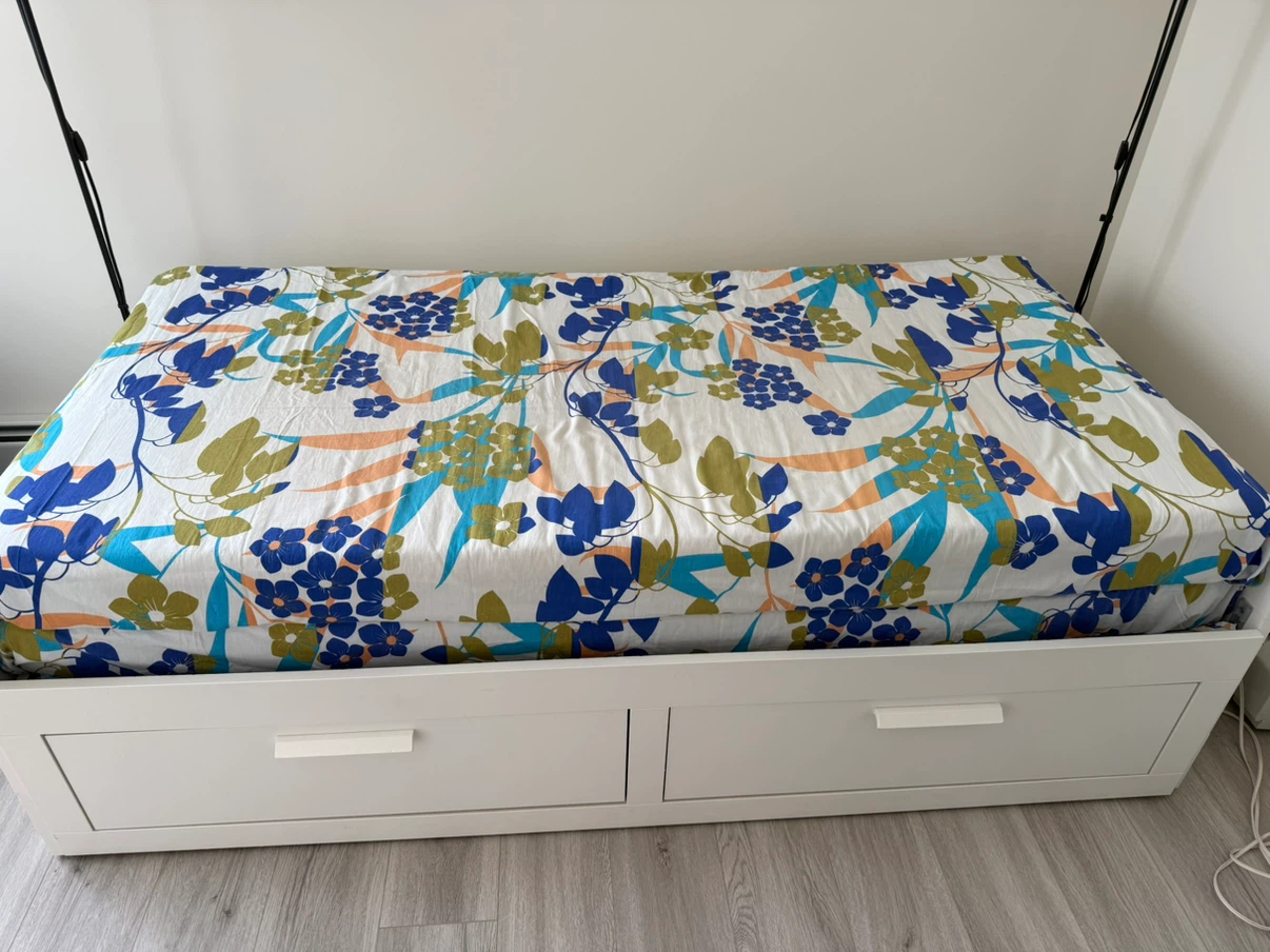Moving Sale-IKEA BRIMNES Daybed Frame with 2 Drawers - White - photo 2