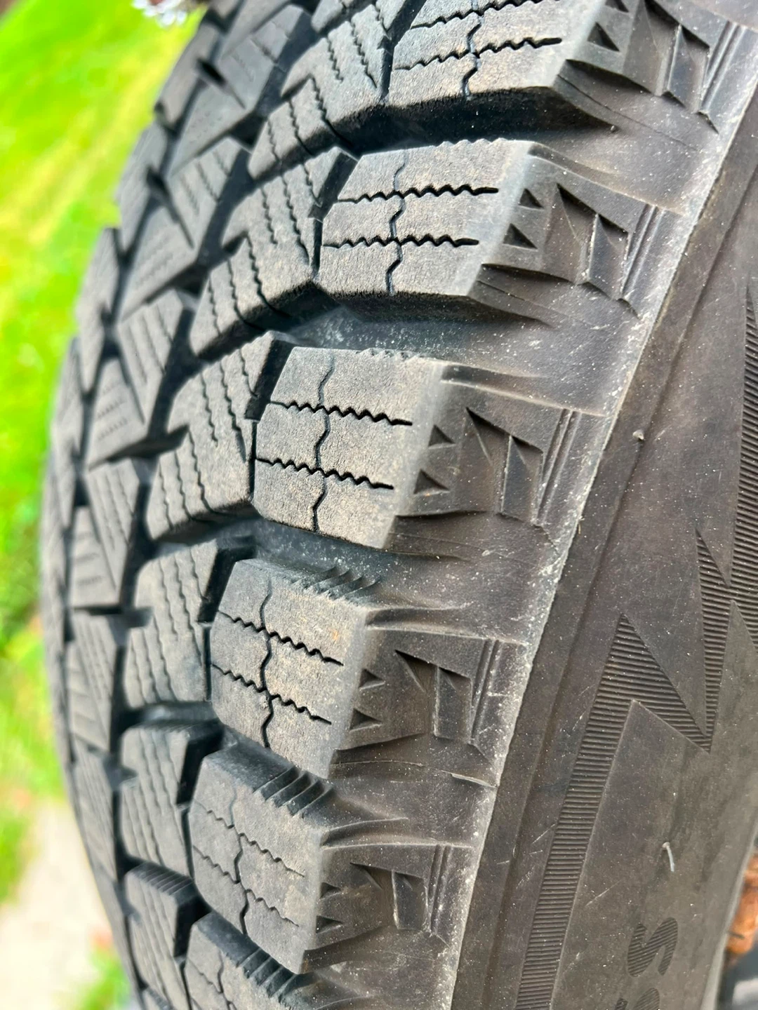 Tires Bridgestone with rim