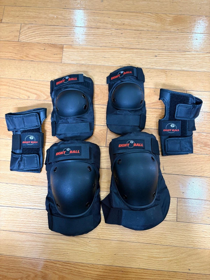 Eight Ball Protective Gear Set