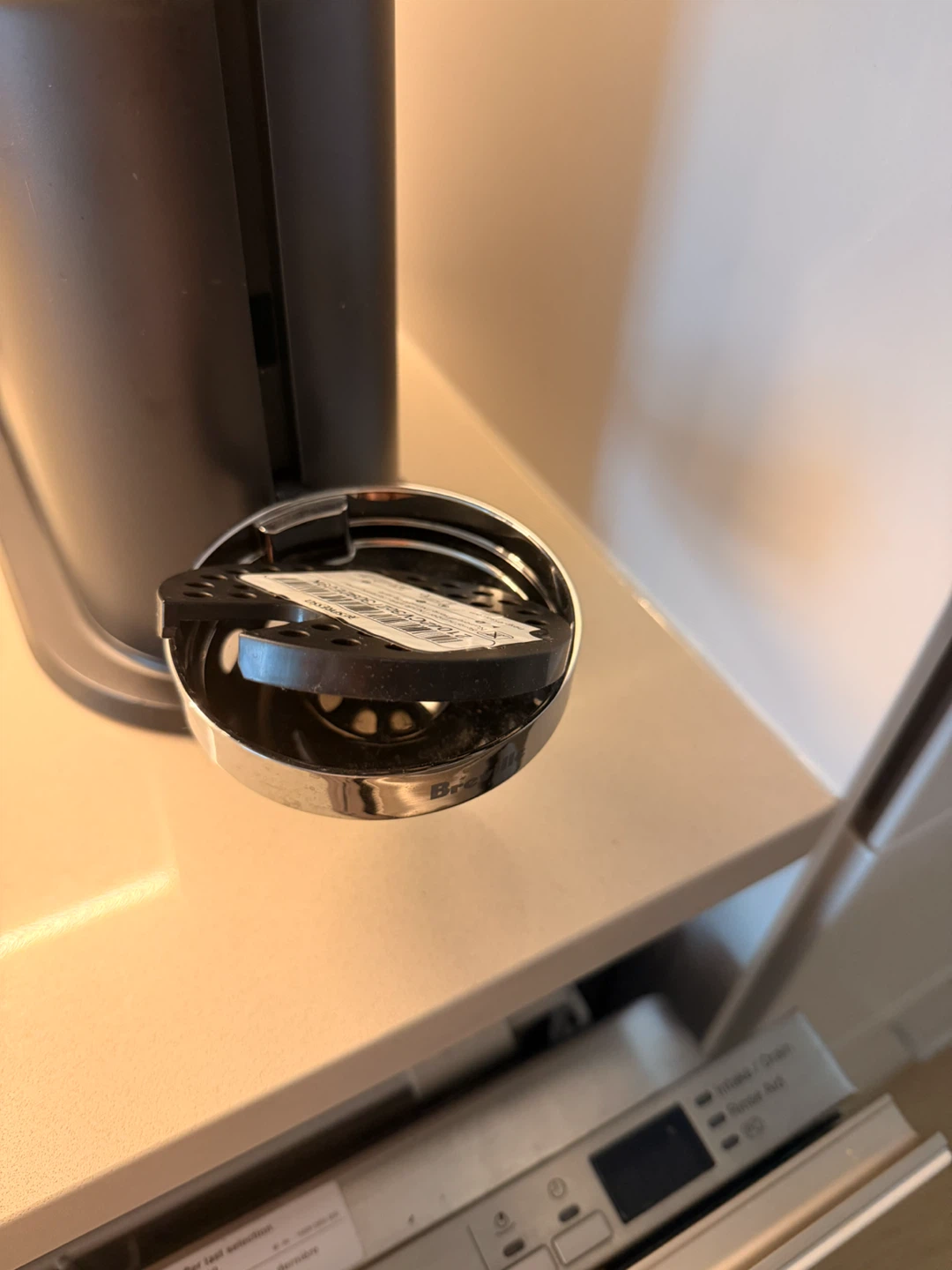 Nespresso Coffee Maker + Milk Frother - photo 4