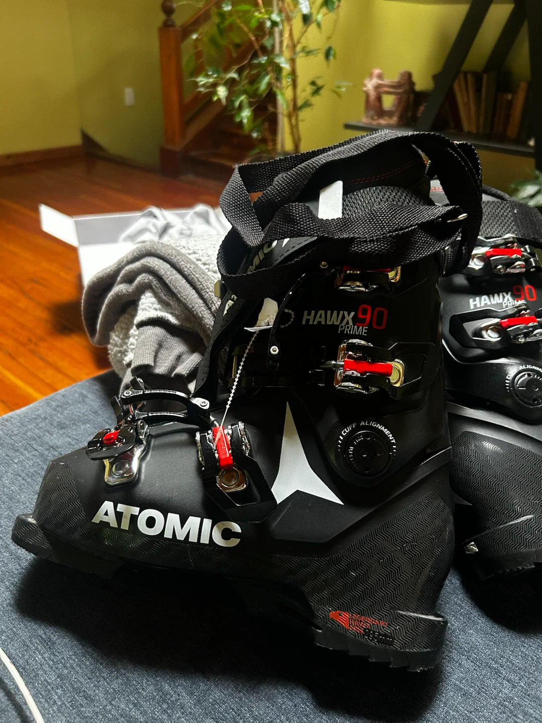 Atomic ski boots - photo 5