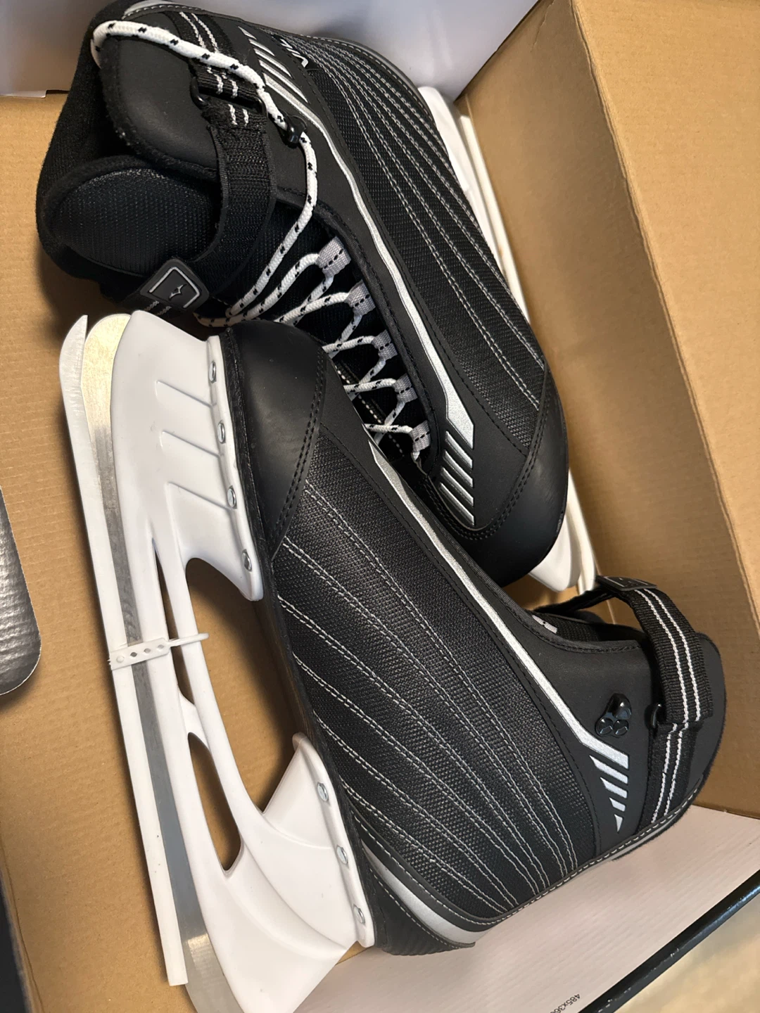 VIC VIC Soft Recreational Ice Skates Size 10 - photo 2