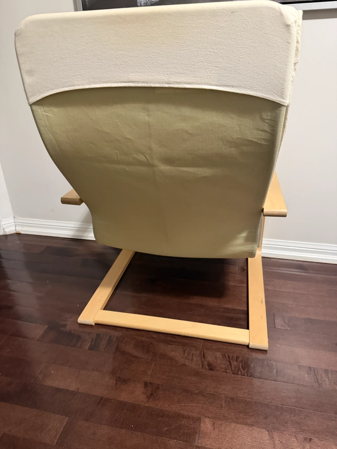 Cream Lounge Chair with Wooden Frame - photo 4
