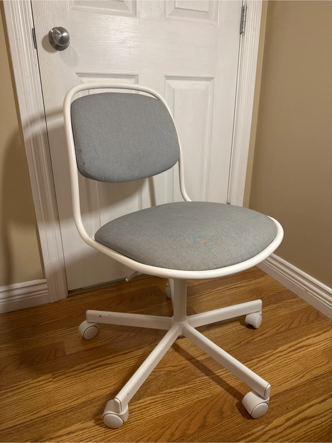 Grey Office Chair with Wheels