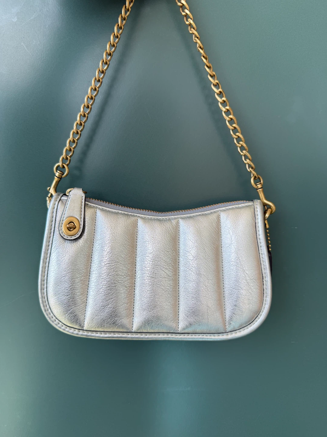 Coach swinger 20 metallic leather clutch - photo 2