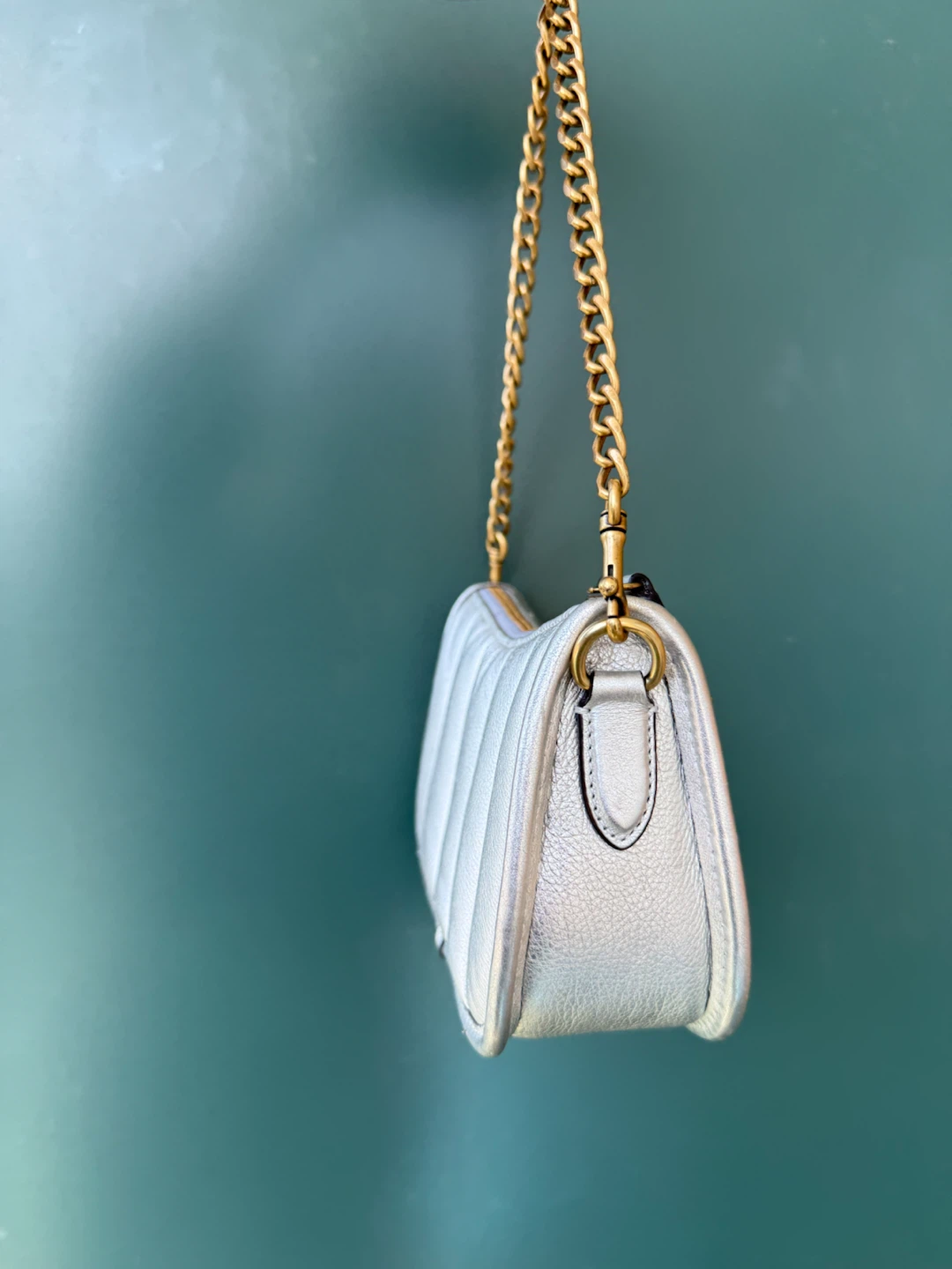 Coach swinger 20 metallic leather clutch - photo 3