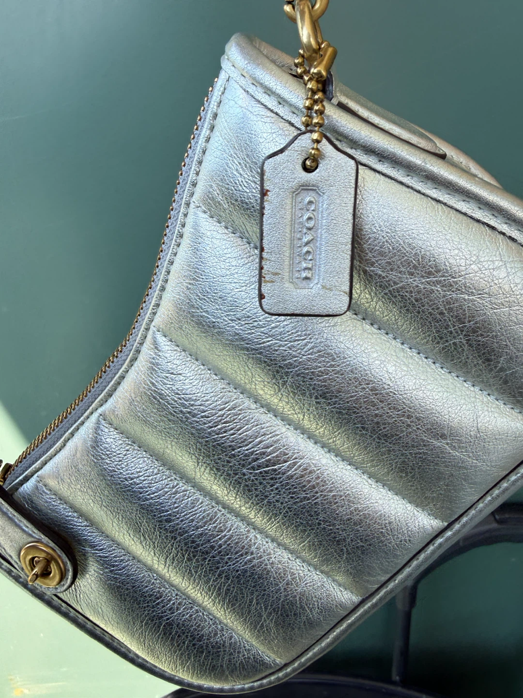 Coach swinger 20 metallic leather clutch - photo 5