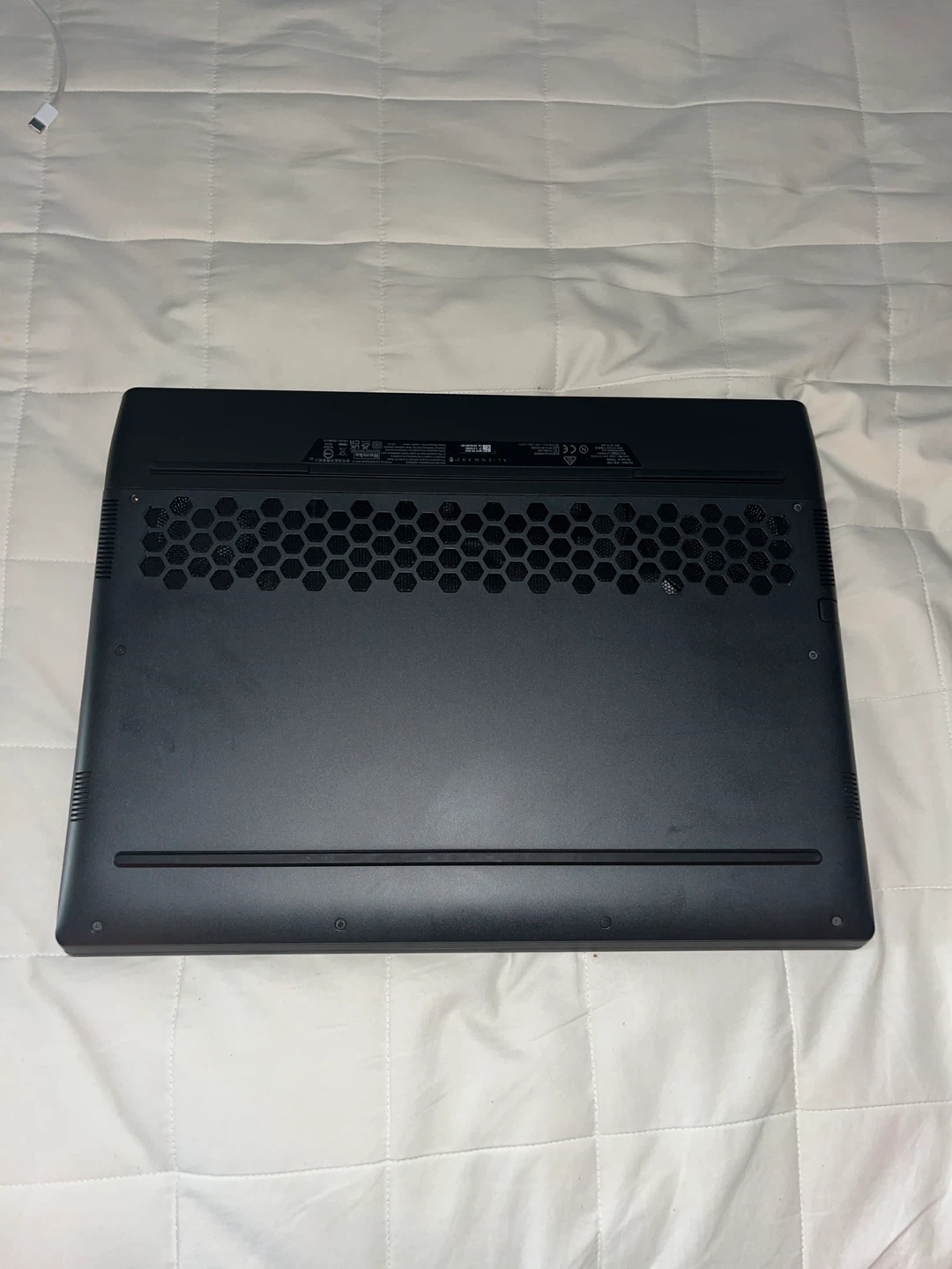 Alienware Laptop (error {fixable}) THROW AN OFFER - photo 2