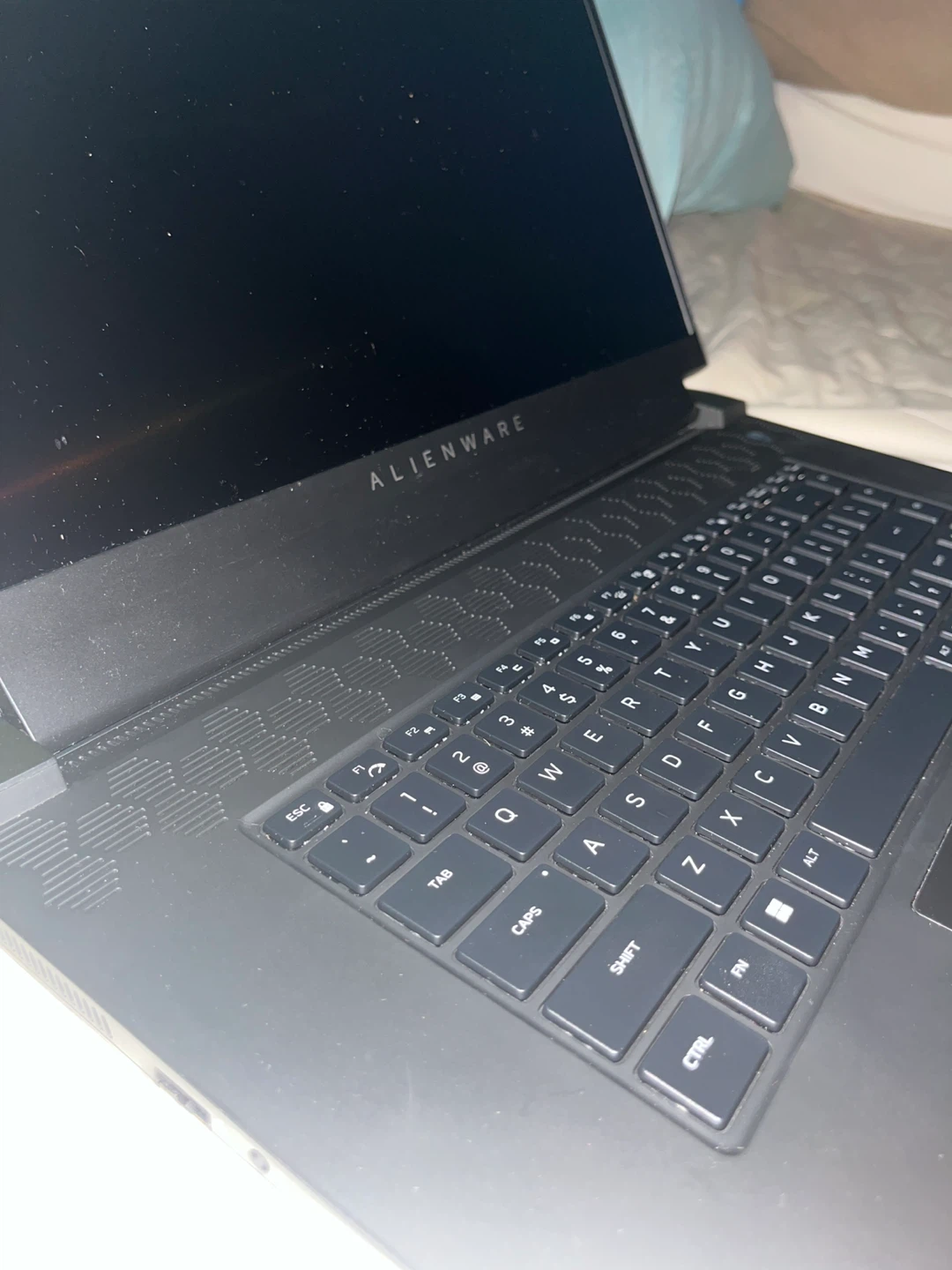 Alienware Laptop (error {fixable}) THROW AN OFFER - photo 4