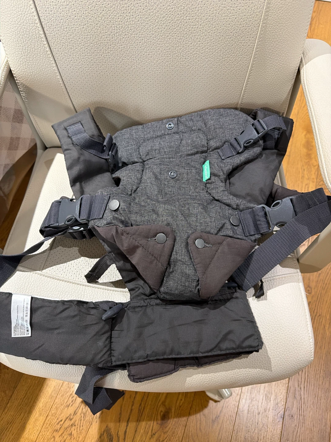 Infantino Baby Carrier - photo 2