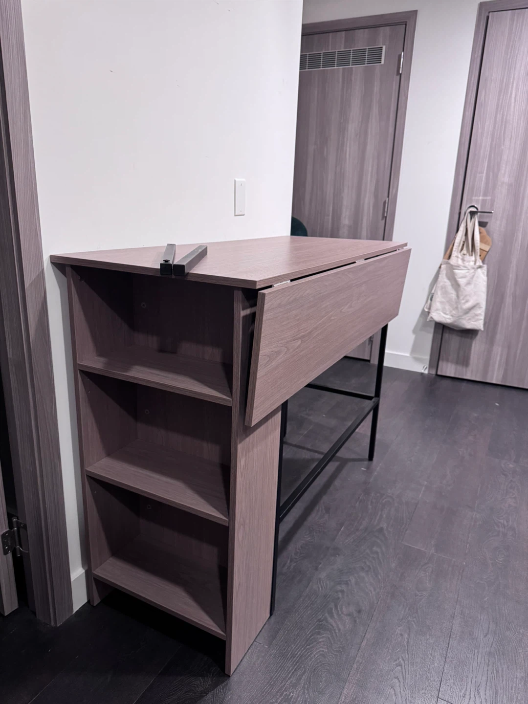 Extendable Table with Shelving - Pickup near CN tower - photo 2