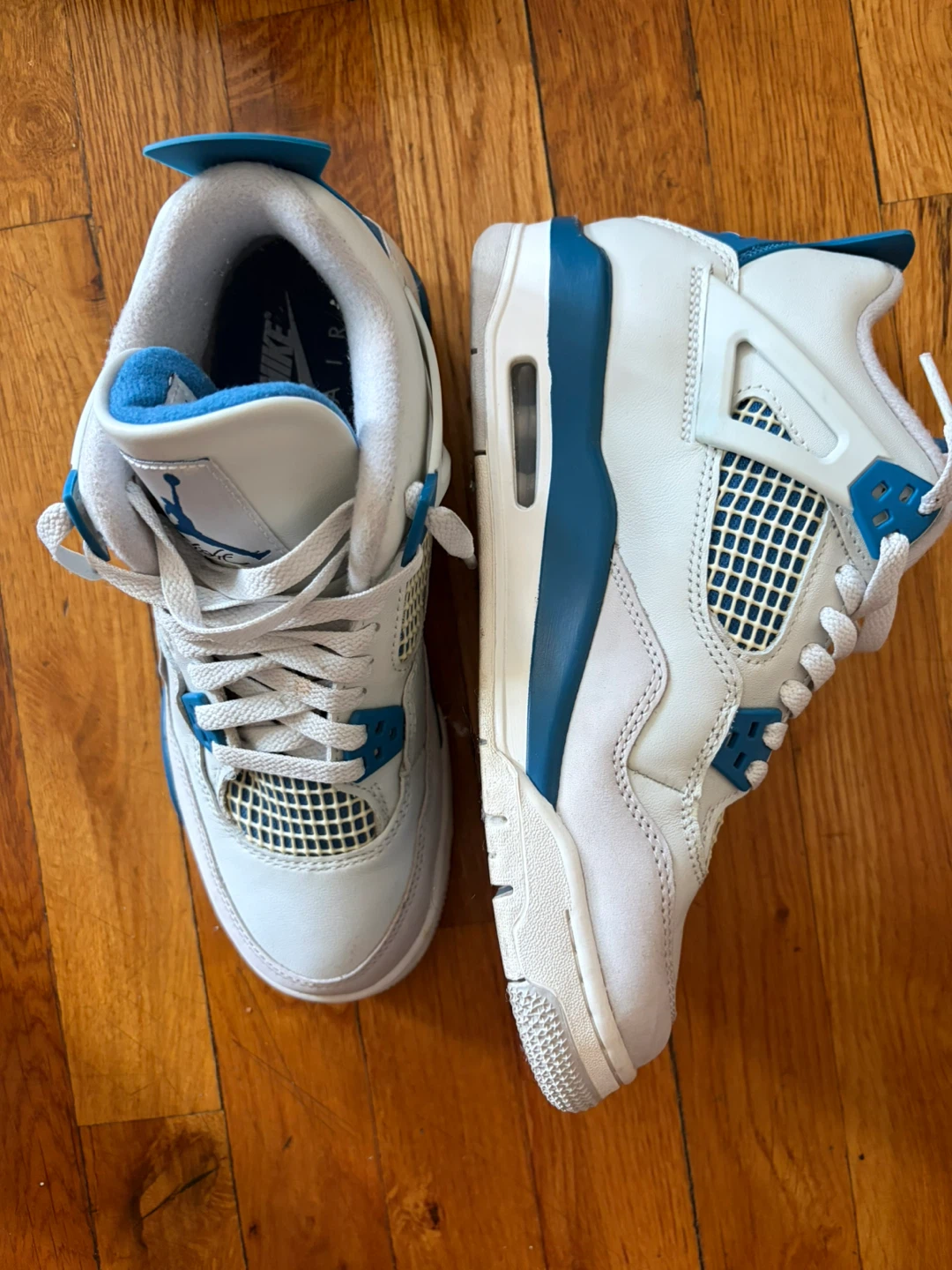 Air Jordan 4 Retro Shoes