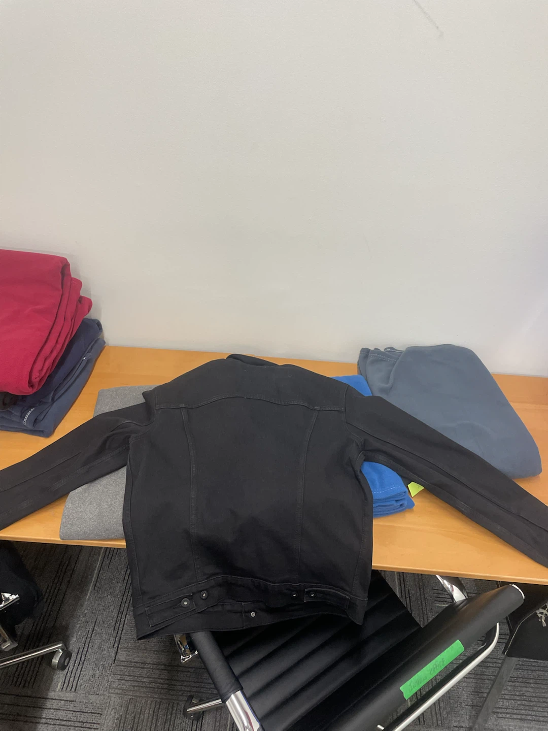 Levi's Black Denim Trucker Jacket - photo 2