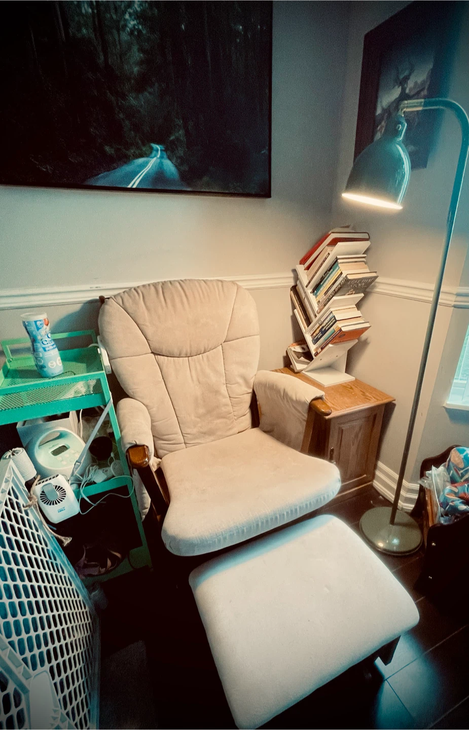 Comfortable Glider Chair with Ottoman