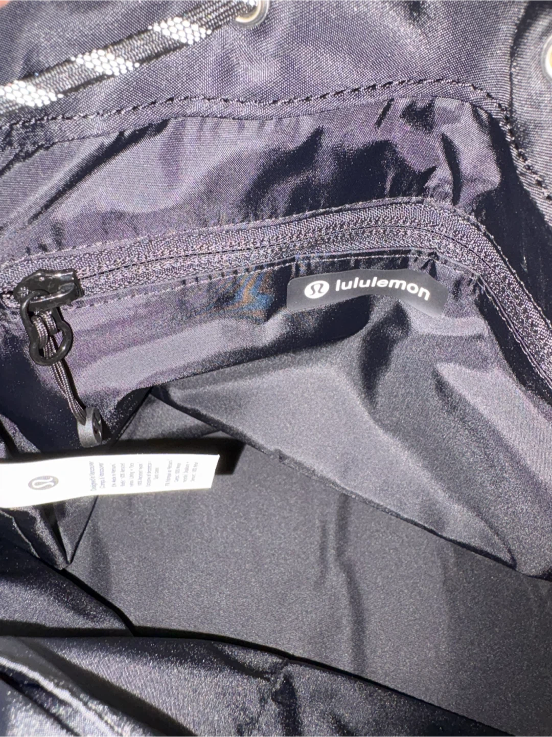 Lululemon Drawstring Bucket Crossbody Bag Black - photo 3