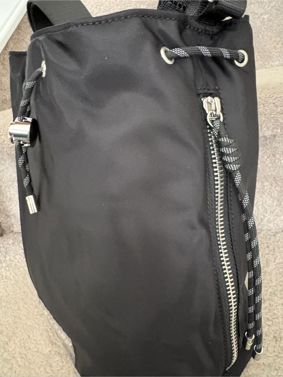 Lululemon Drawstring Bucket Crossbody Bag Black - photo 4