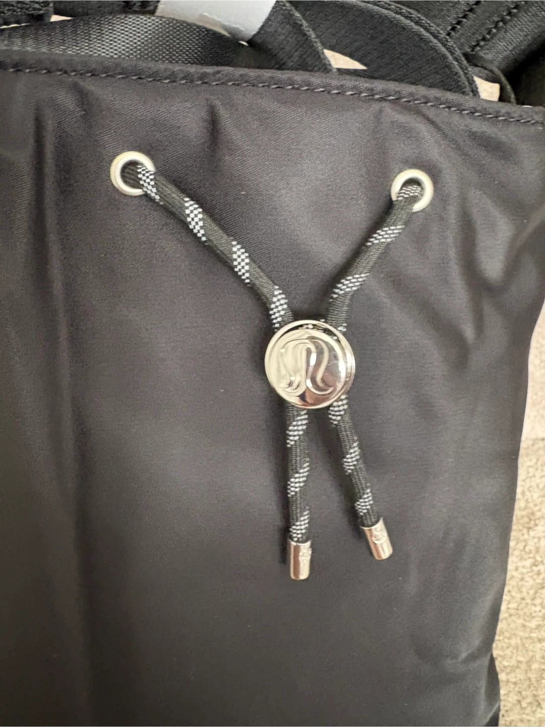 Lululemon Drawstring Bucket Crossbody Bag Black - photo 5