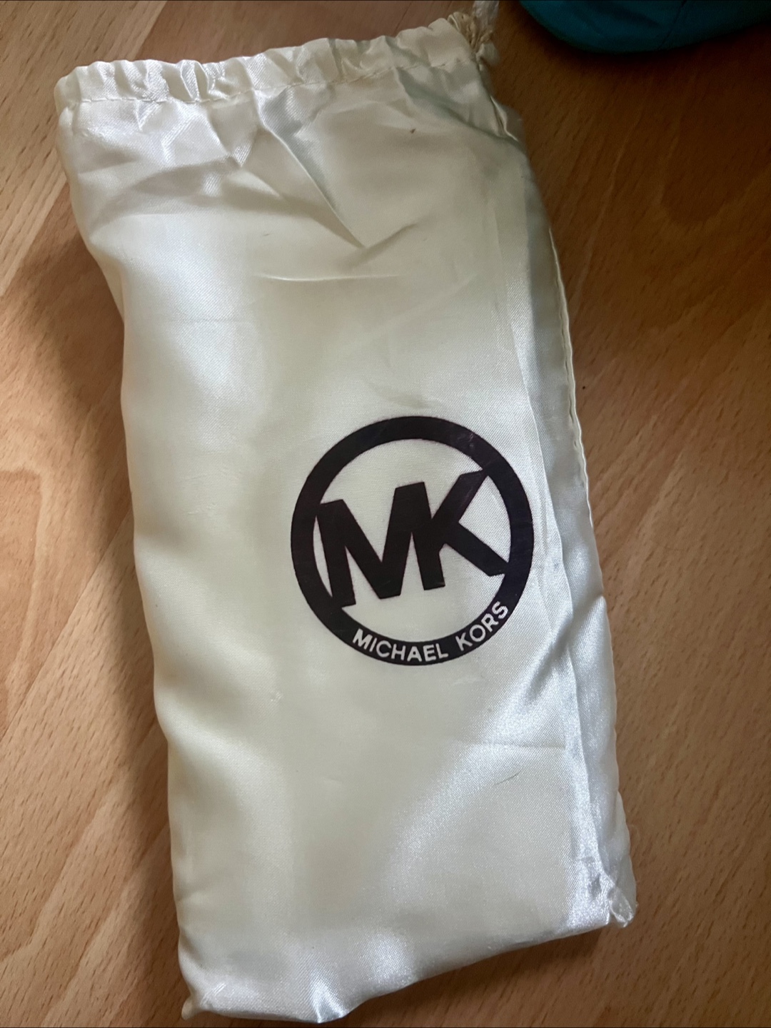 Michael Kors White/Ivory Wallet – Never Used - photo 2