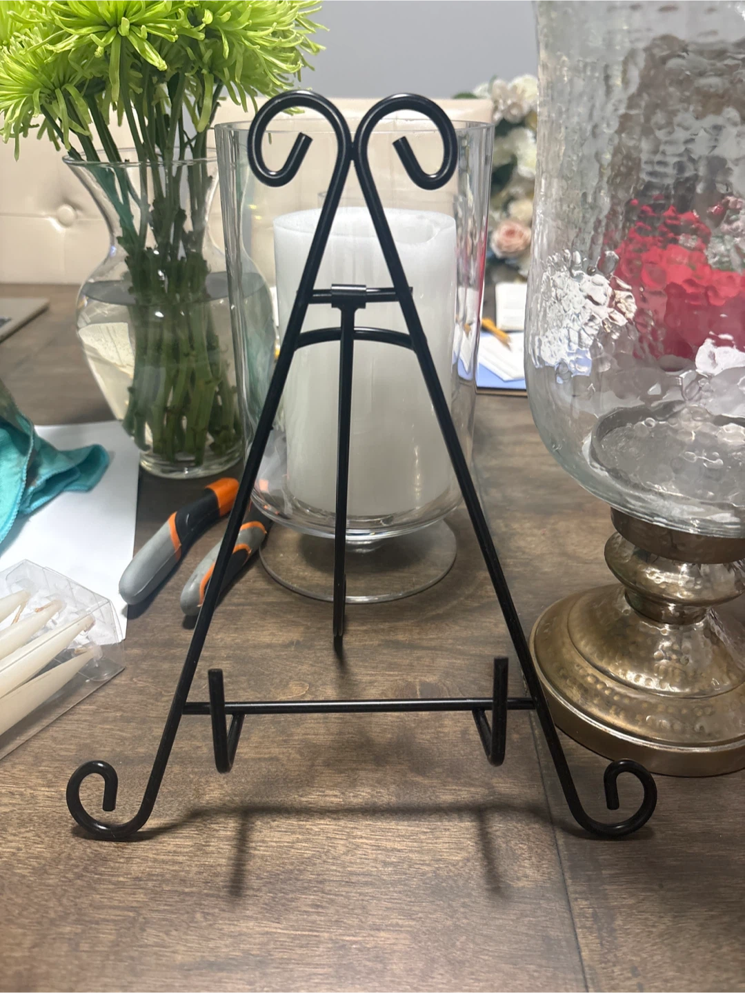 Black Metal Display Easel