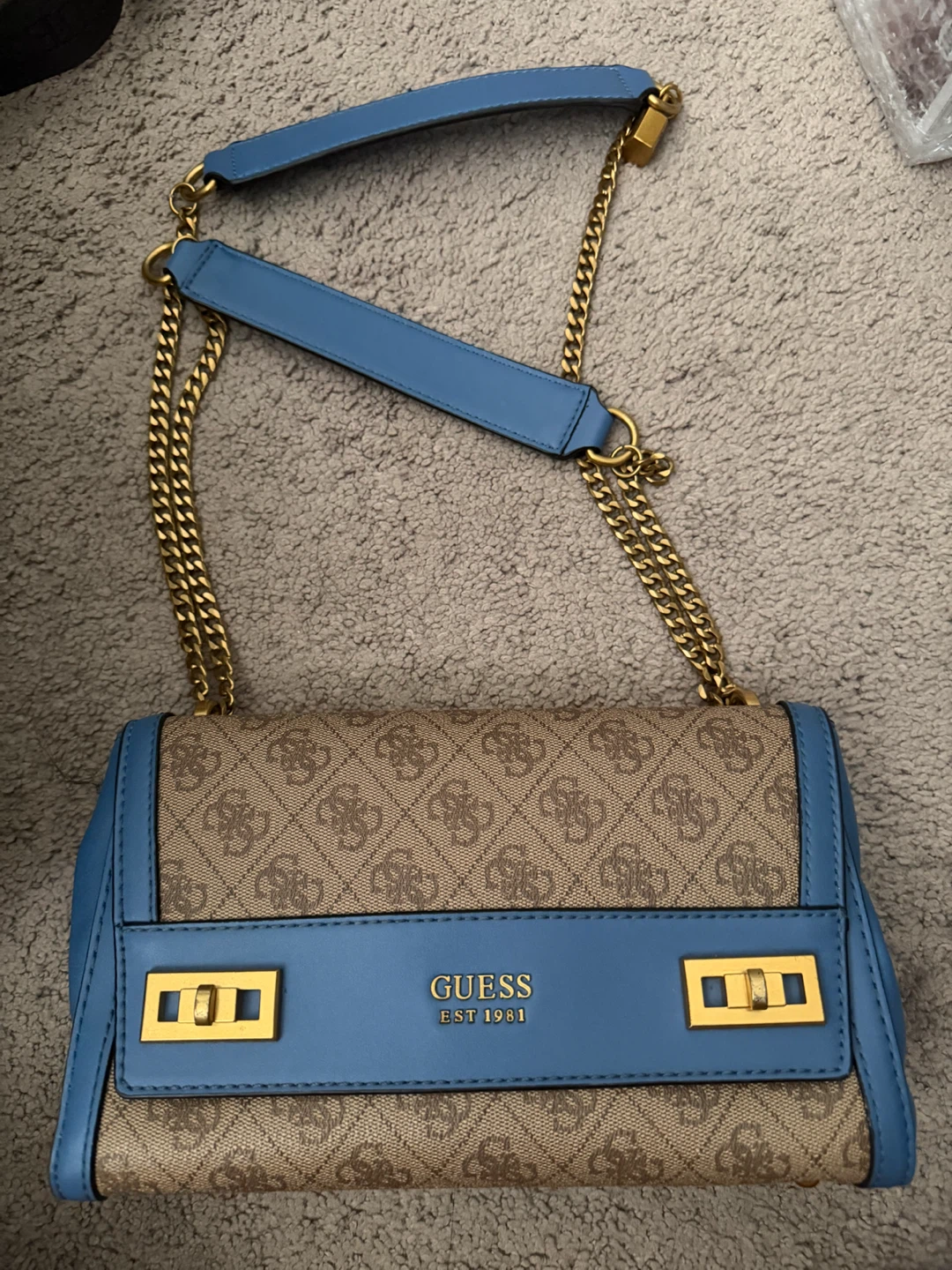 Guess Shoulder Bag