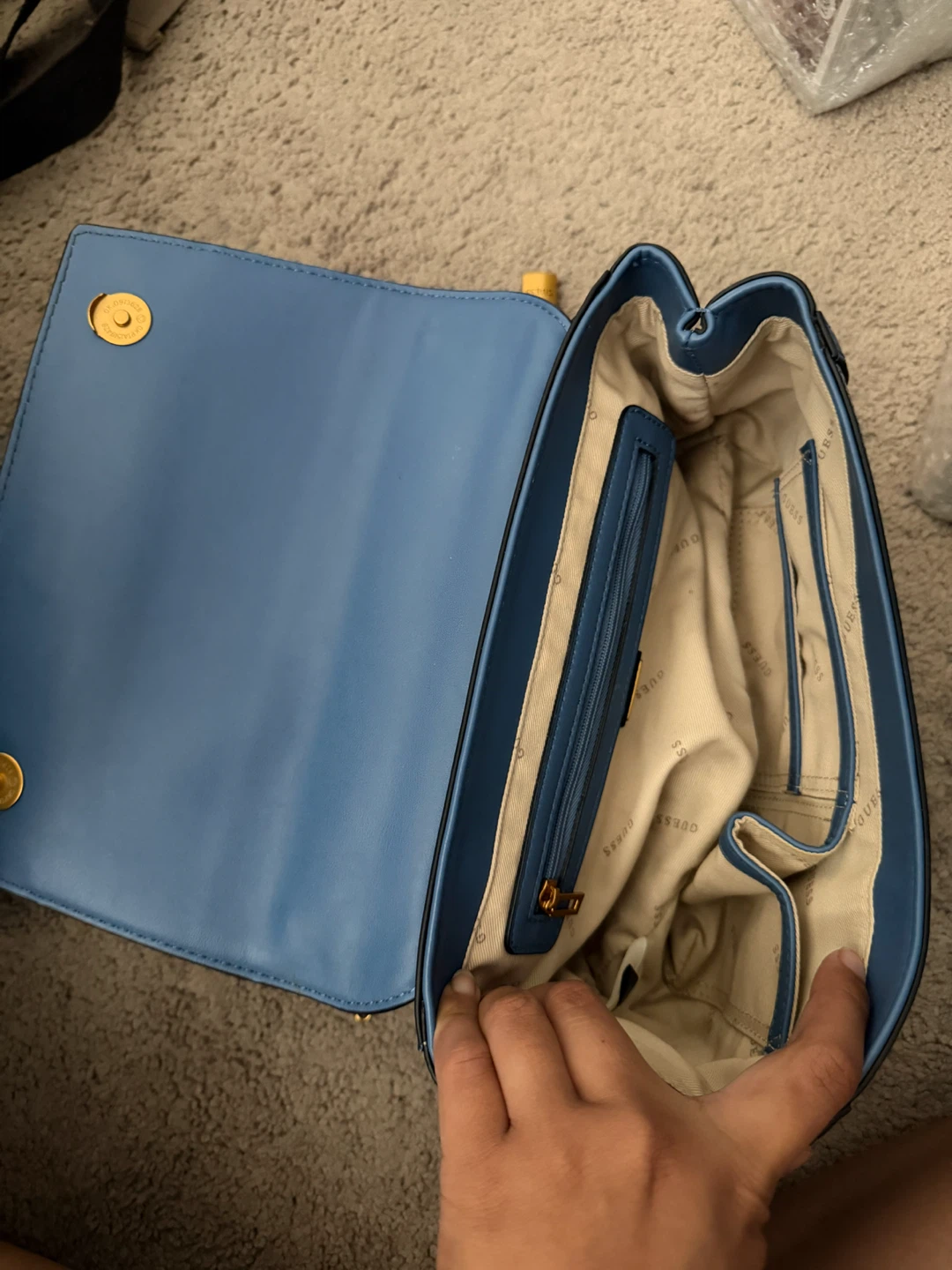 Guess Shoulder Bag - photo 3