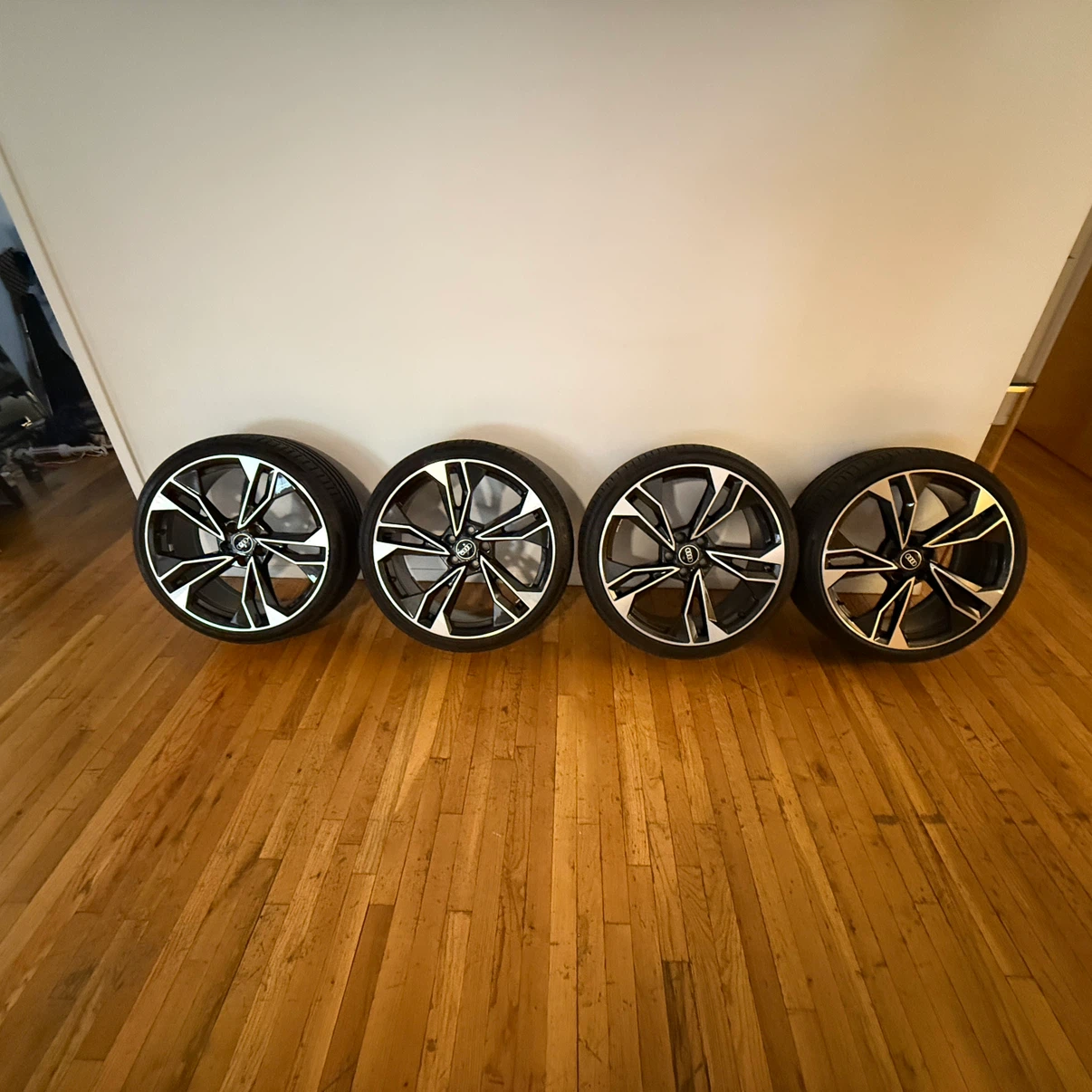 4x MINT AUDI SPORT Black Optic 20" & Conti 5P