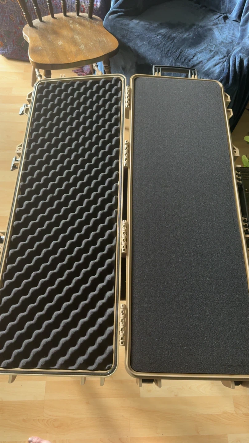 Vevor Hard Case with Foam (2) 15 in x 42 in - photo 3