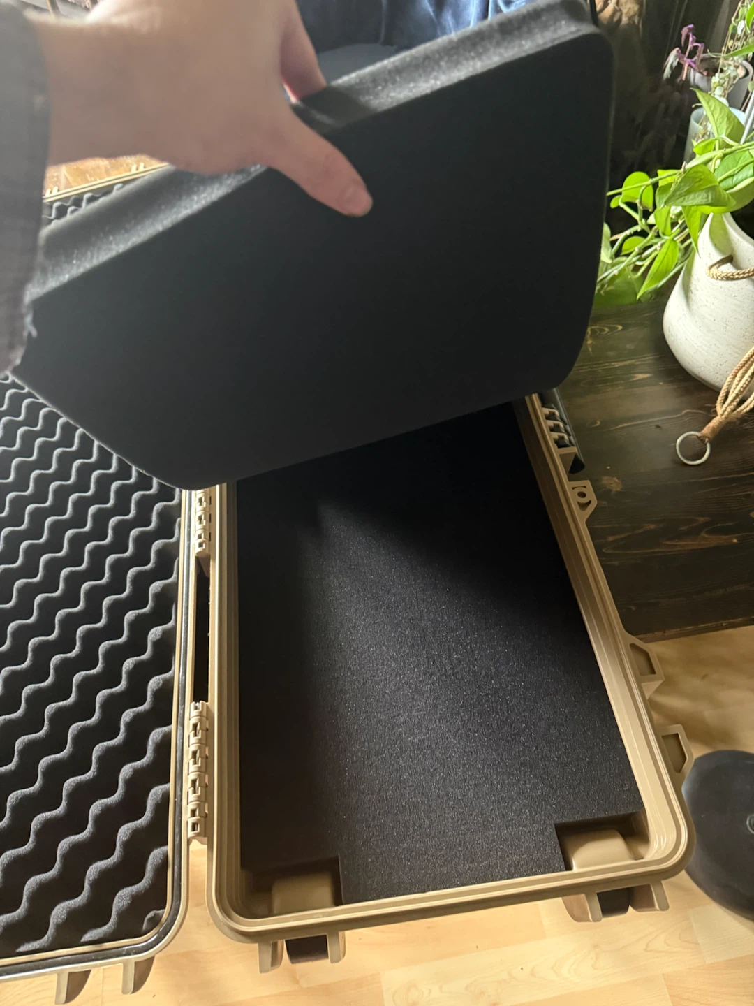 Vevor Hard Case with Foam (2) 15 in x 42 in - photo 4