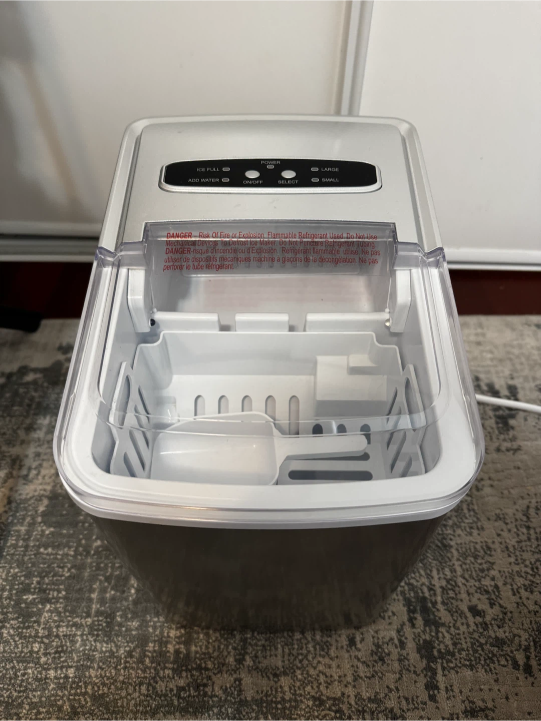 Insignia Portable Ice Maker NS-IMP26SL0