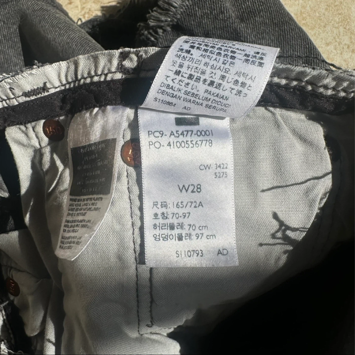 NEW! Levi's Shorts Black W28 - photo 5